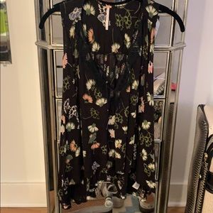 Black/floral open back flowy blouse